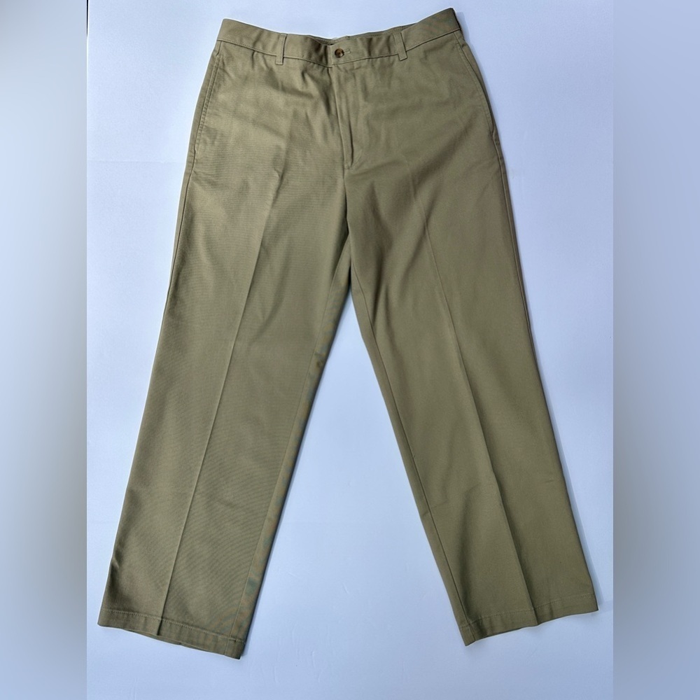 Men’s Izod Brand Plain Front Khakis Size 33x30 (New With Tags)​​​​